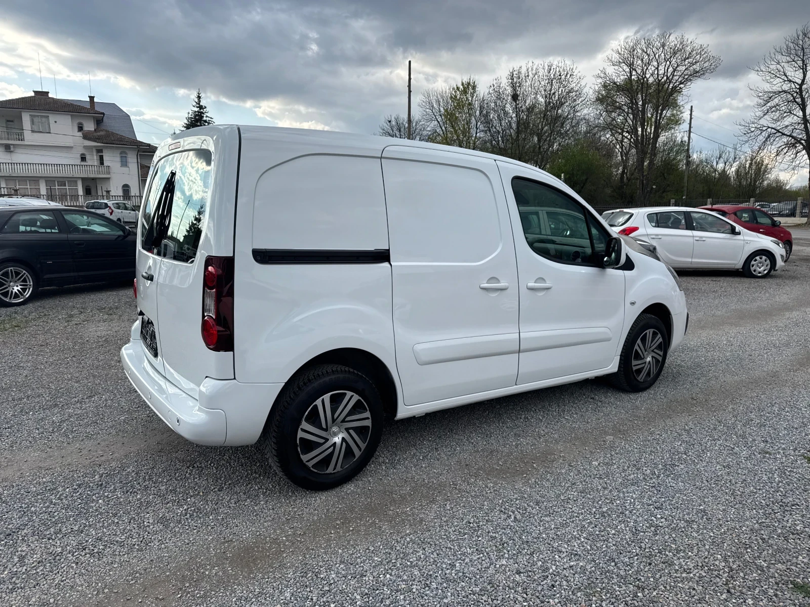 Citroen Berlingo 1.6HDI AUTOMATIC!! 3 seats! NAVI!Camera!! Euro 6!! - изображение 7