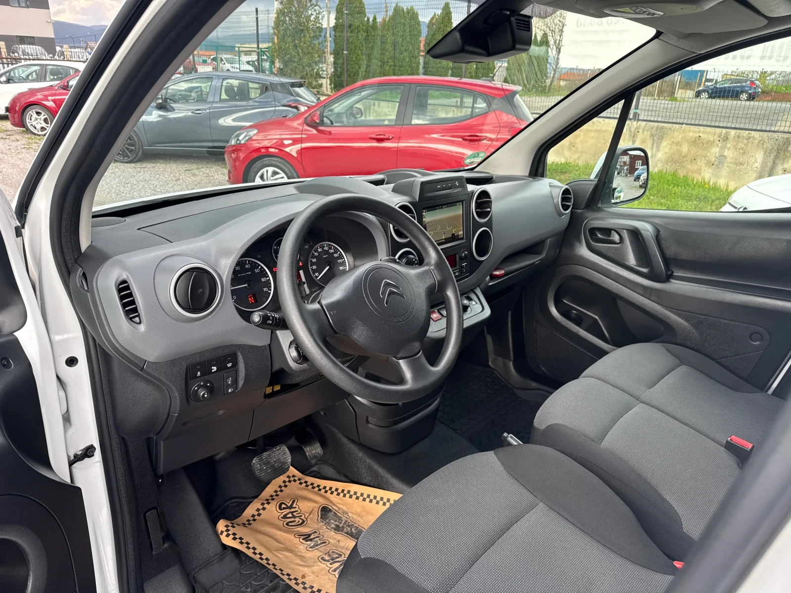 Citroen Berlingo 1.6HDI AUTOMATIC!! 3 seats! NAVI!Camera!! Euro 6!! | Mobile.bg   12