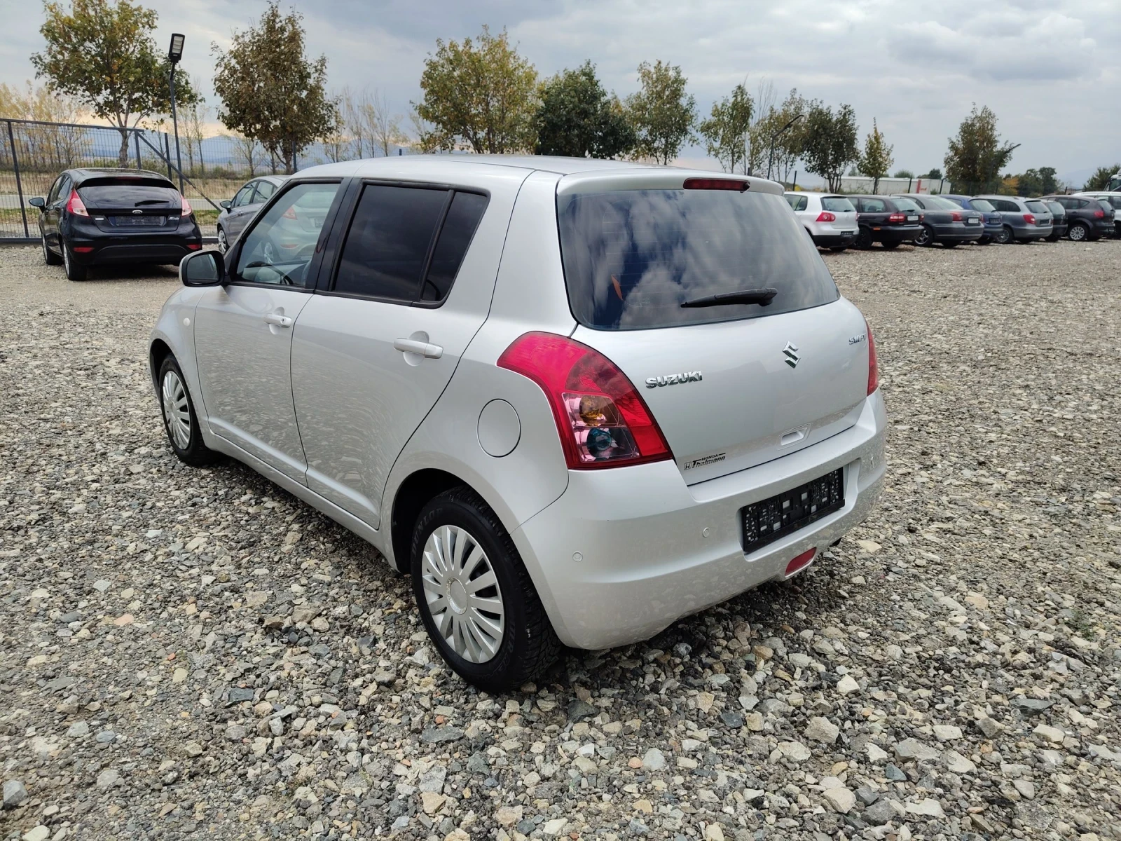 Suzuki Swift 1.3 i 92 ks - изображение 4