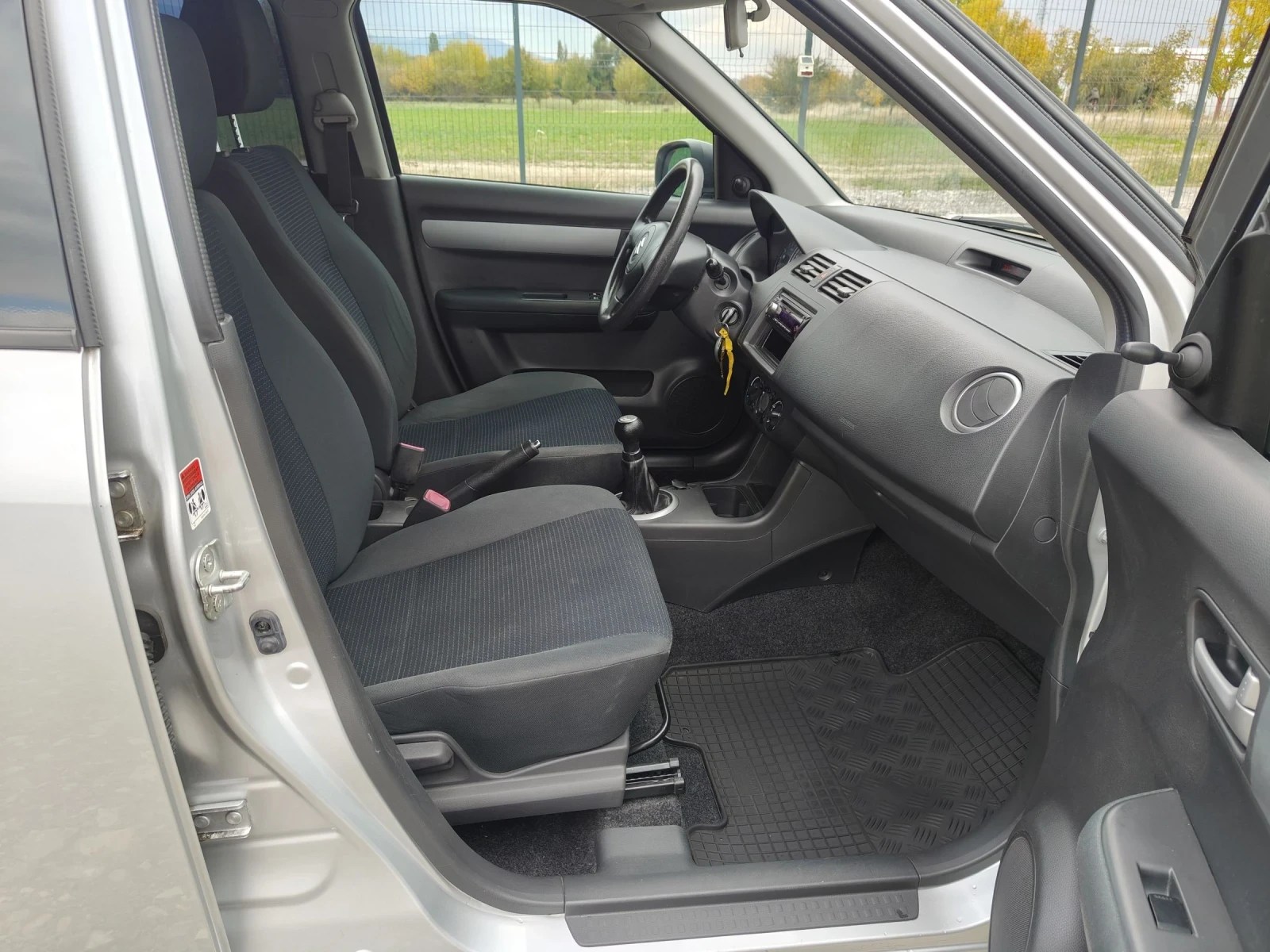 Suzuki Swift 1.3 i 92 ks | Mobile.bg   12