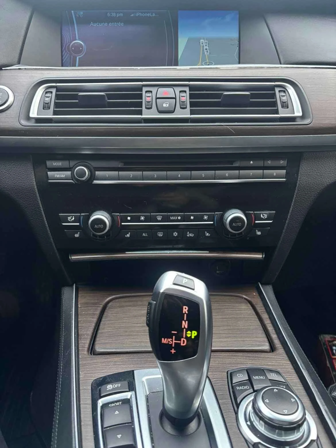 BMW 750 * 4dr Sdn xDrive AWD * CARFAX * ЦЕНА ДО БГ, снимка 7 - Автомобили и джипове - 53961142