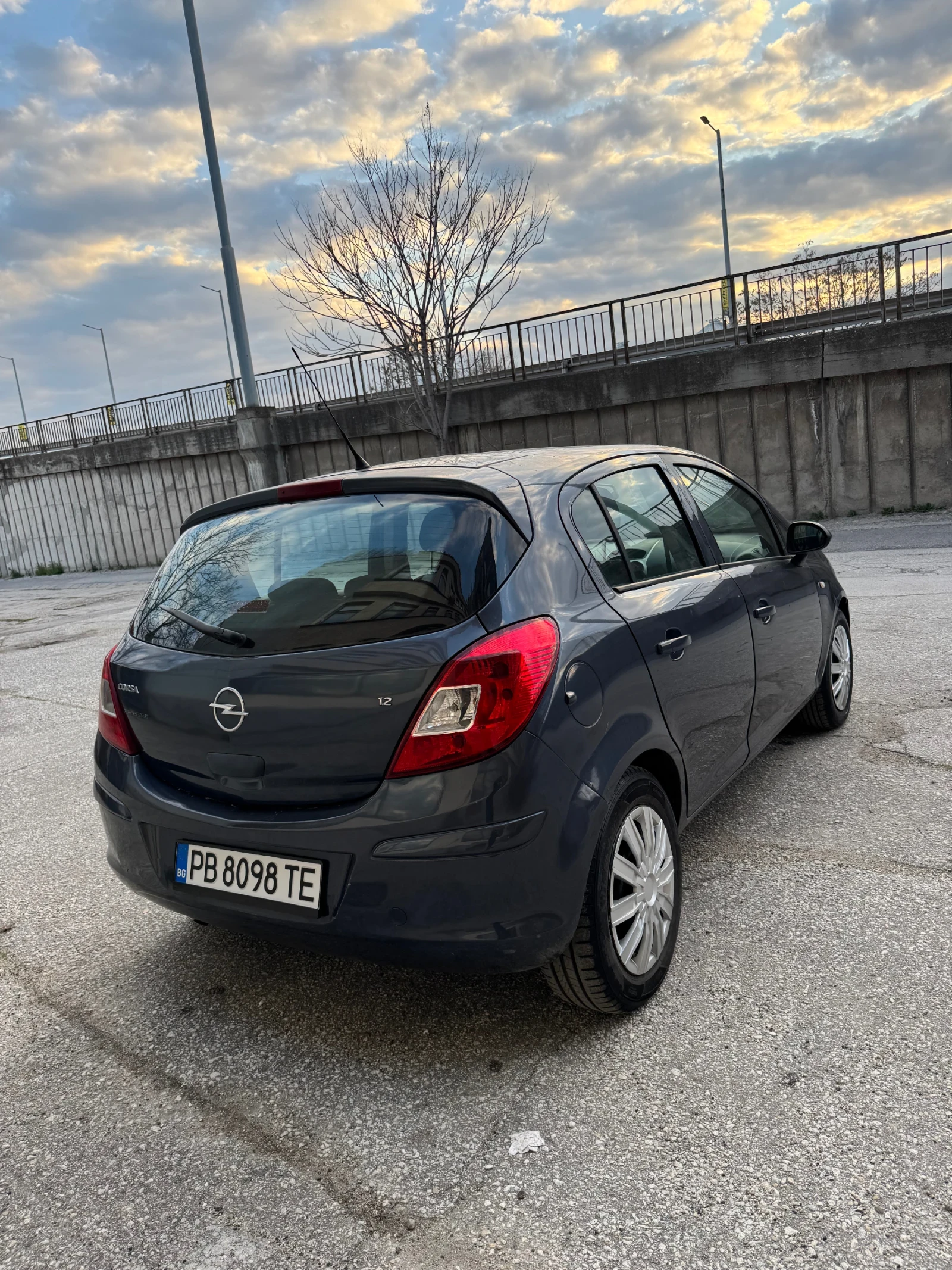 Opel Corsa 1.2 , снимка 4 - Автомобили и джипове - 53992845