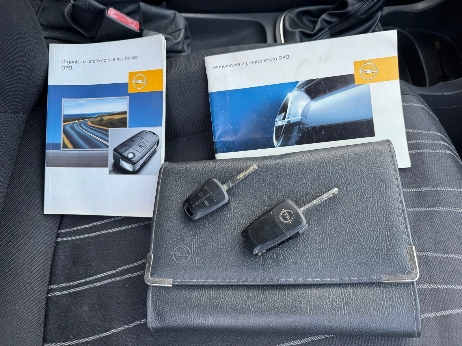 Opel Corsa 1.2 , снимка 11 - Автомобили и джипове - 53992845