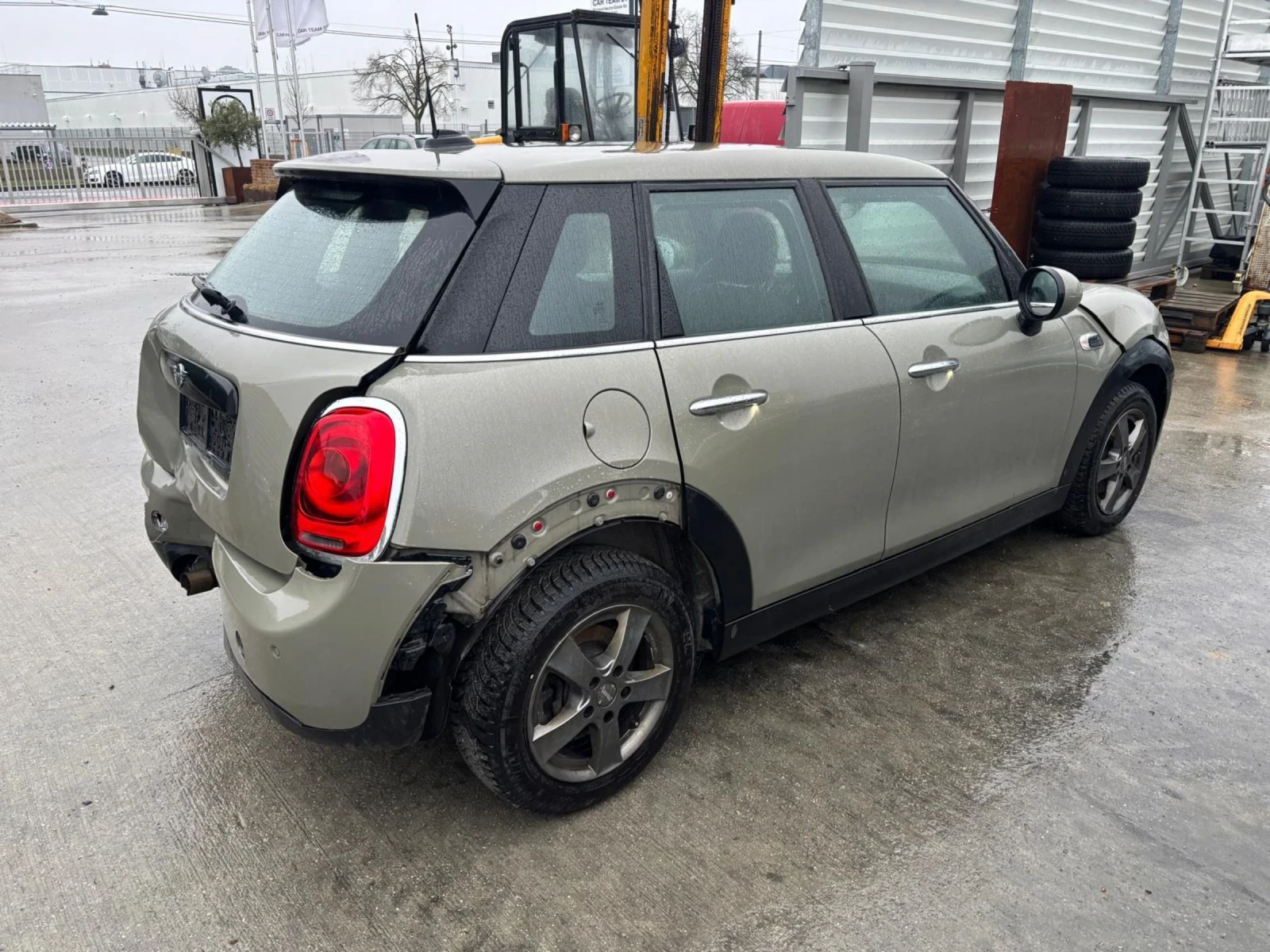Mini One 1.5i 102кс., снимка 6 - Автомобили и джипове - 54136233