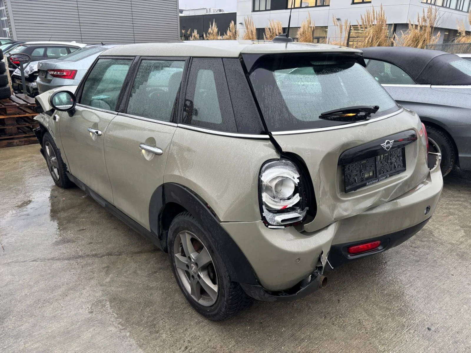 Mini One 1.5i 102кс., снимка 7 - Автомобили и джипове - 54136233