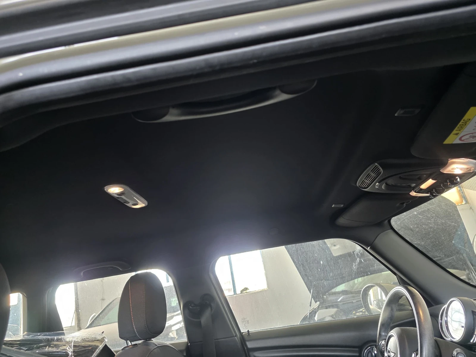 Mini One 1.5i 102кс., снимка 9 - Автомобили и джипове - 54136233