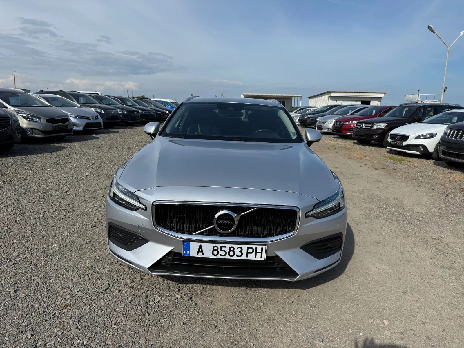 Volvo V60 2.0D CH 4x4 190ks, снимка 2 - Автомобили и джипове - 54559784