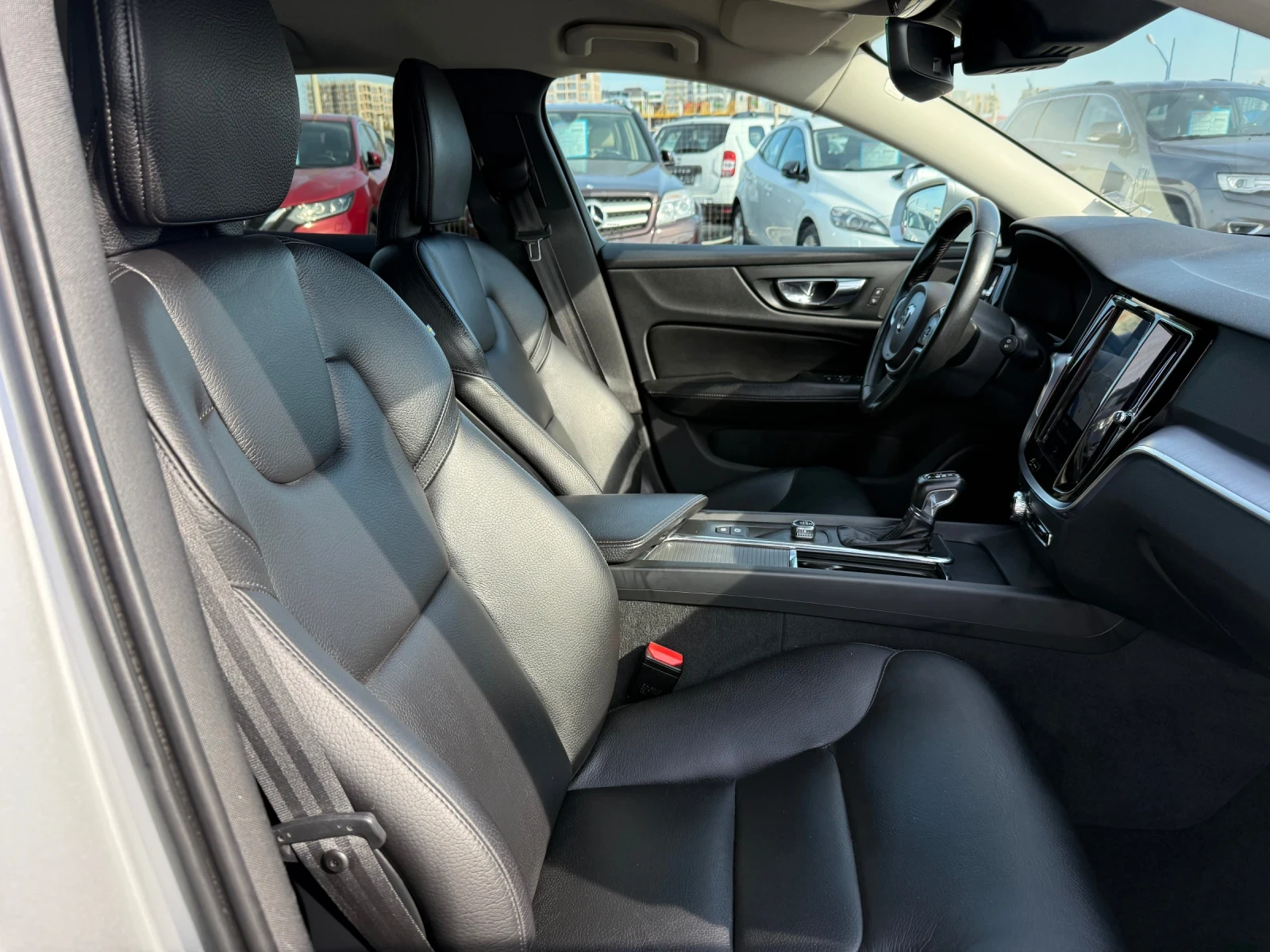 Volvo V60 2.0D CH 4x4 190ks, снимка 15 - Автомобили и джипове - 54559784