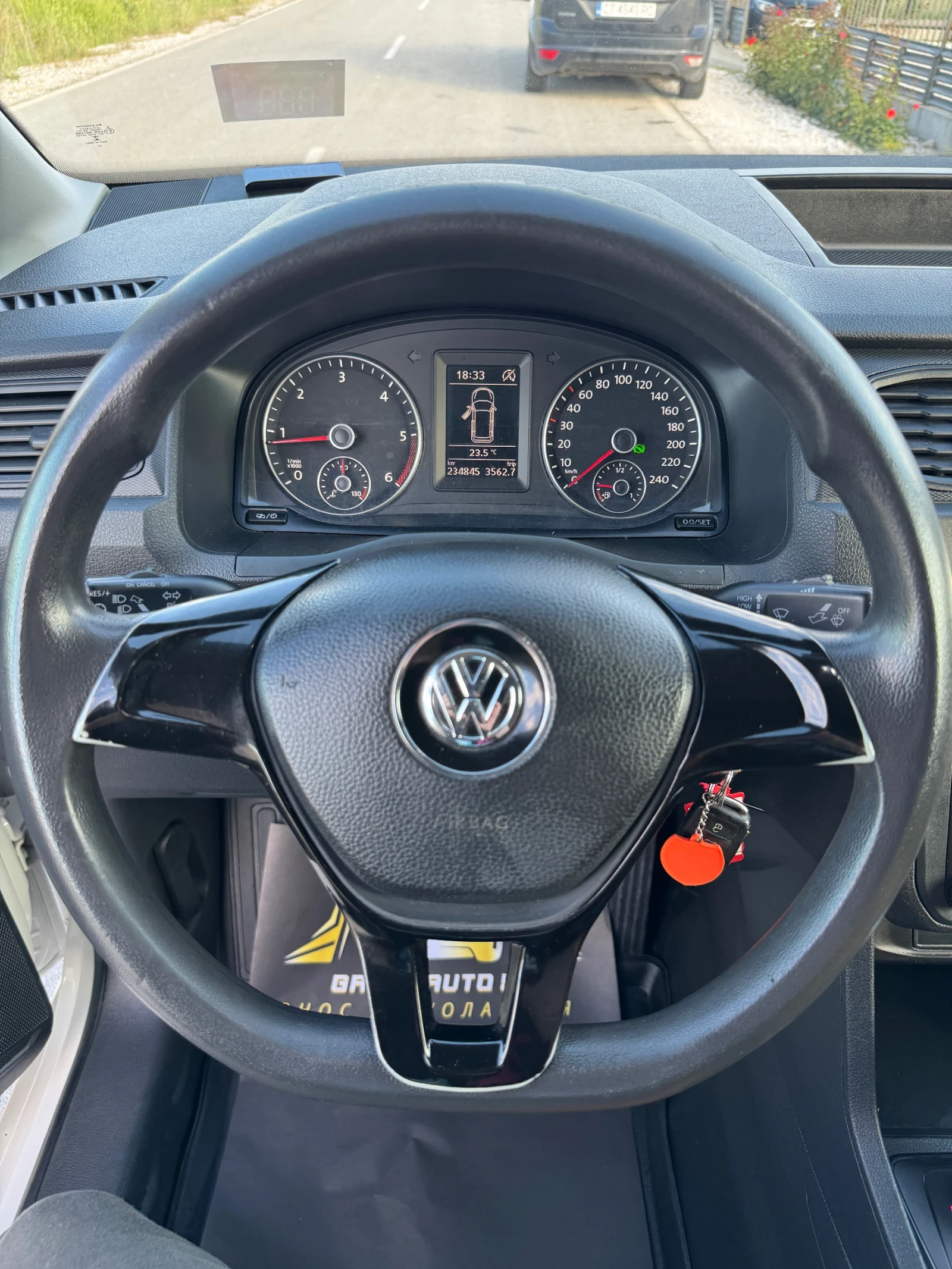 VW Caddy 2.0 TDI, снимка 14 - Автомобили и джипове - 54601662
