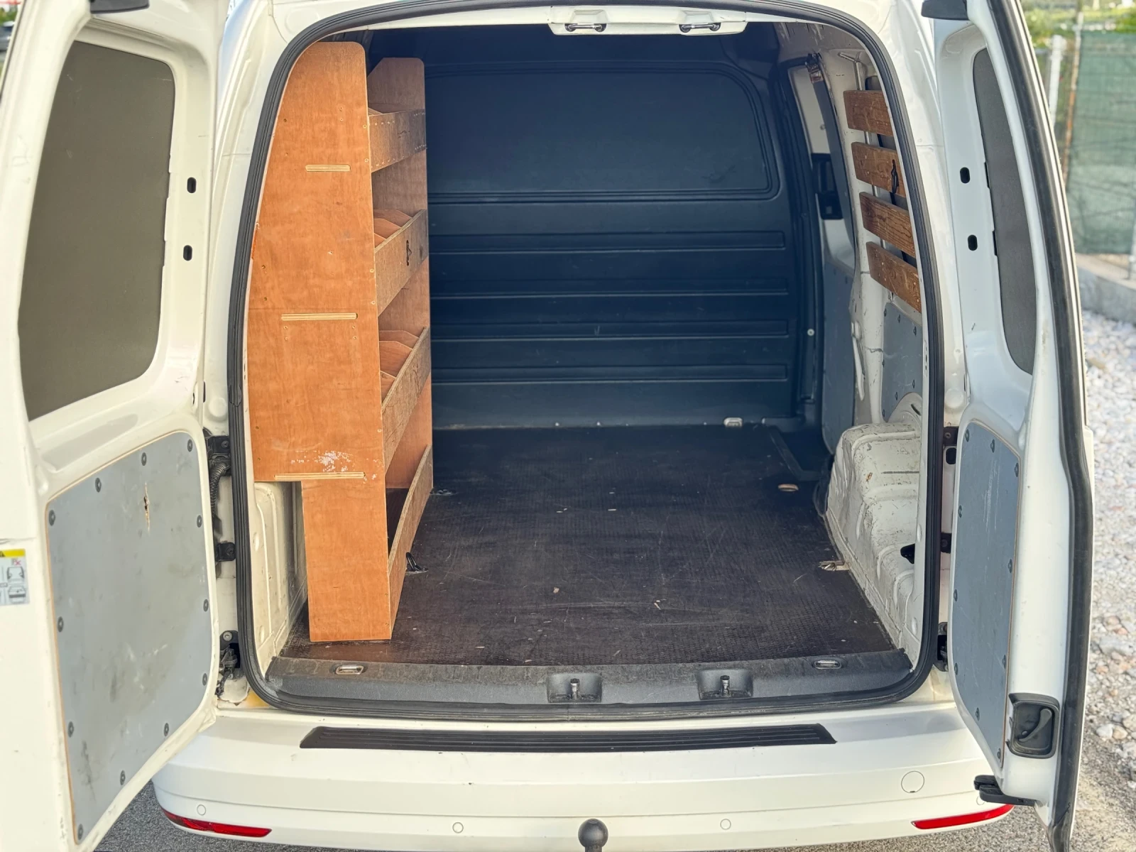 VW Caddy 2.0 TDI, снимка 7 - Автомобили и джипове - 54601662