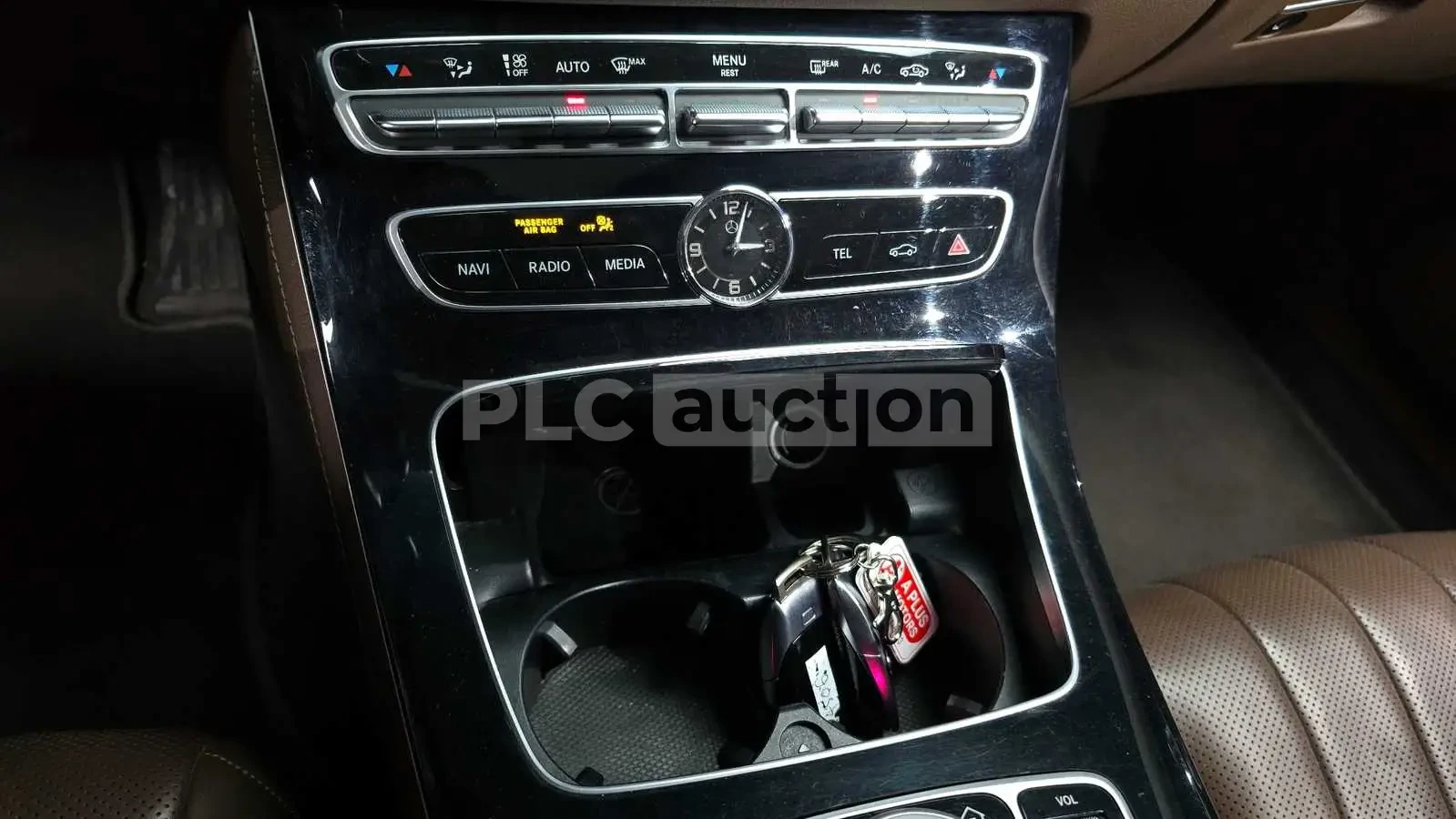 Mercedes-Benz E 400 4MATIC| BURMASTER| 360| HUD| DIST| ВКЛ.ТЕХНОТЕСТ, снимка 9 - Автомобили и джипове - 55030769