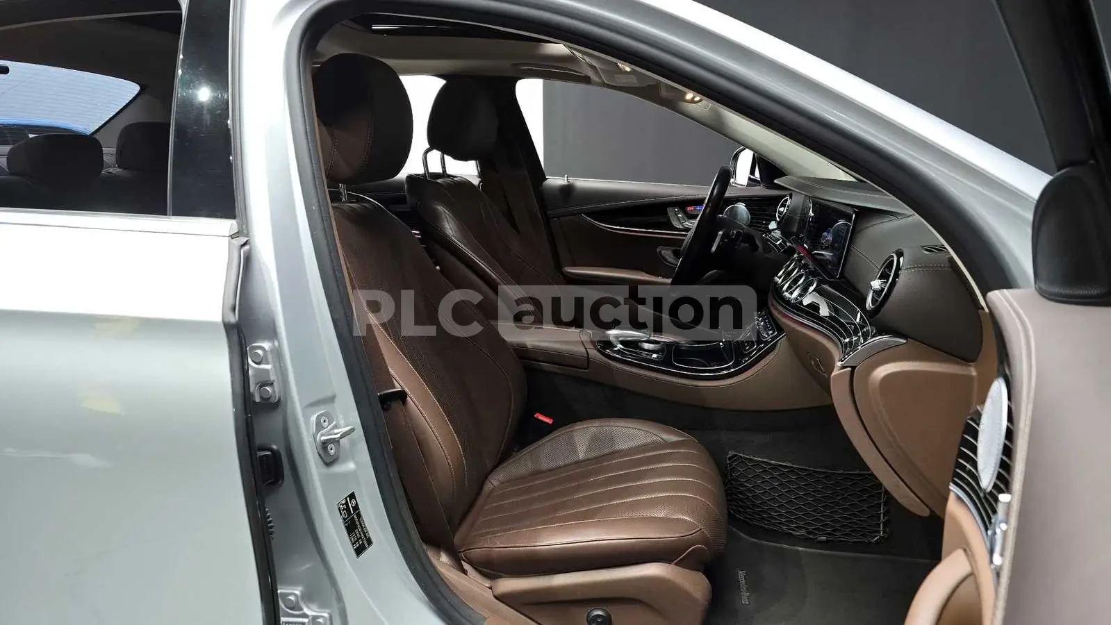 Mercedes-Benz E 400 4MATIC| BURMASTER| 360| HUD| DIST| ВКЛ.ТЕХНОТЕСТ, снимка 10 - Автомобили и джипове - 55030769
