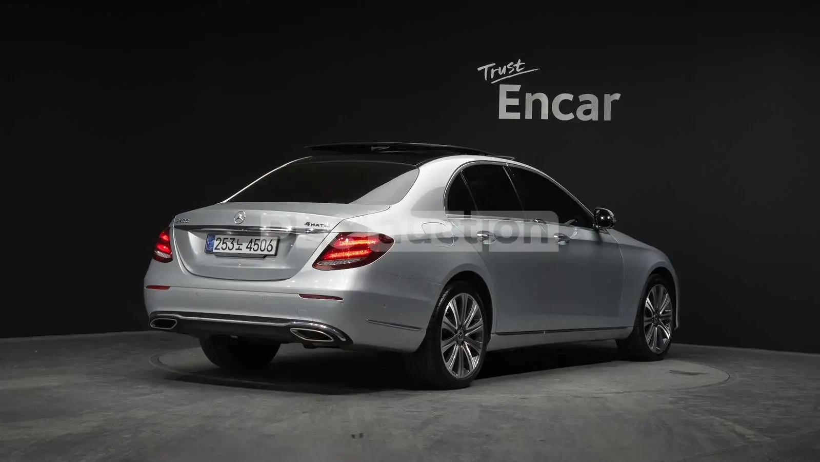 Mercedes-Benz E 400 4MATIC| BURMASTER| 360| HUD| DIST| ВКЛ.ТЕХНОТЕСТ, снимка 2 - Автомобили и джипове - 55030769