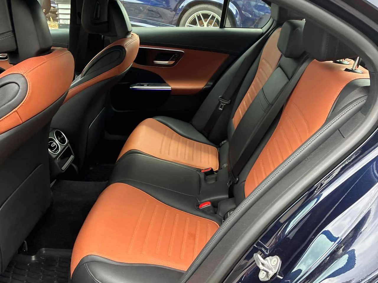 Mercedes-Benz C 300 * CARFAX * ЦЕНА ДО БГ, снимка 11 - Автомобили и джипове - 55608218