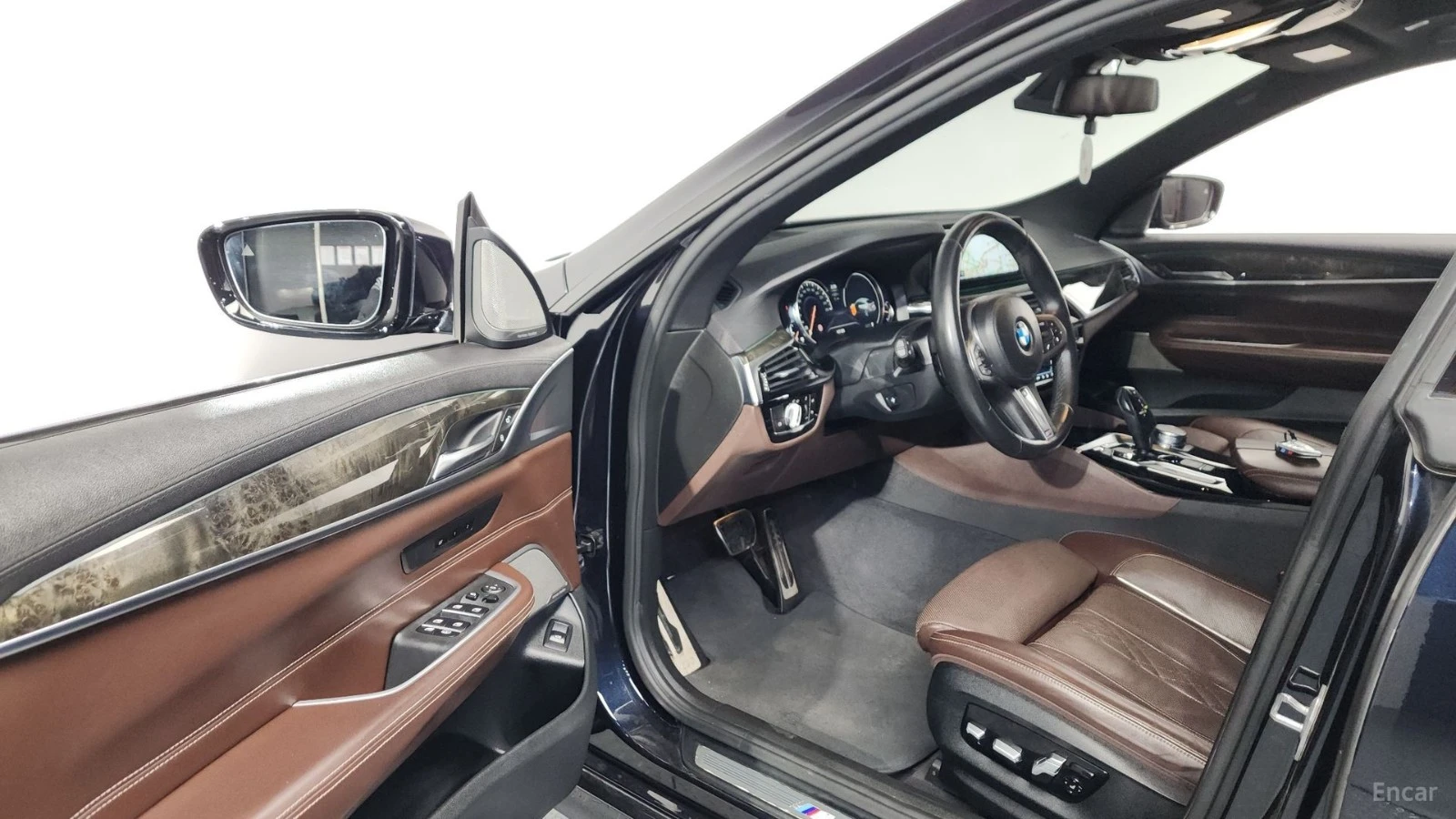 BMW 640 xDrive M Sport* HUD* КОЖА* ОБДУХВ* НАВИ* ПАНО, снимка 8 - Автомобили и джипове - 55644272