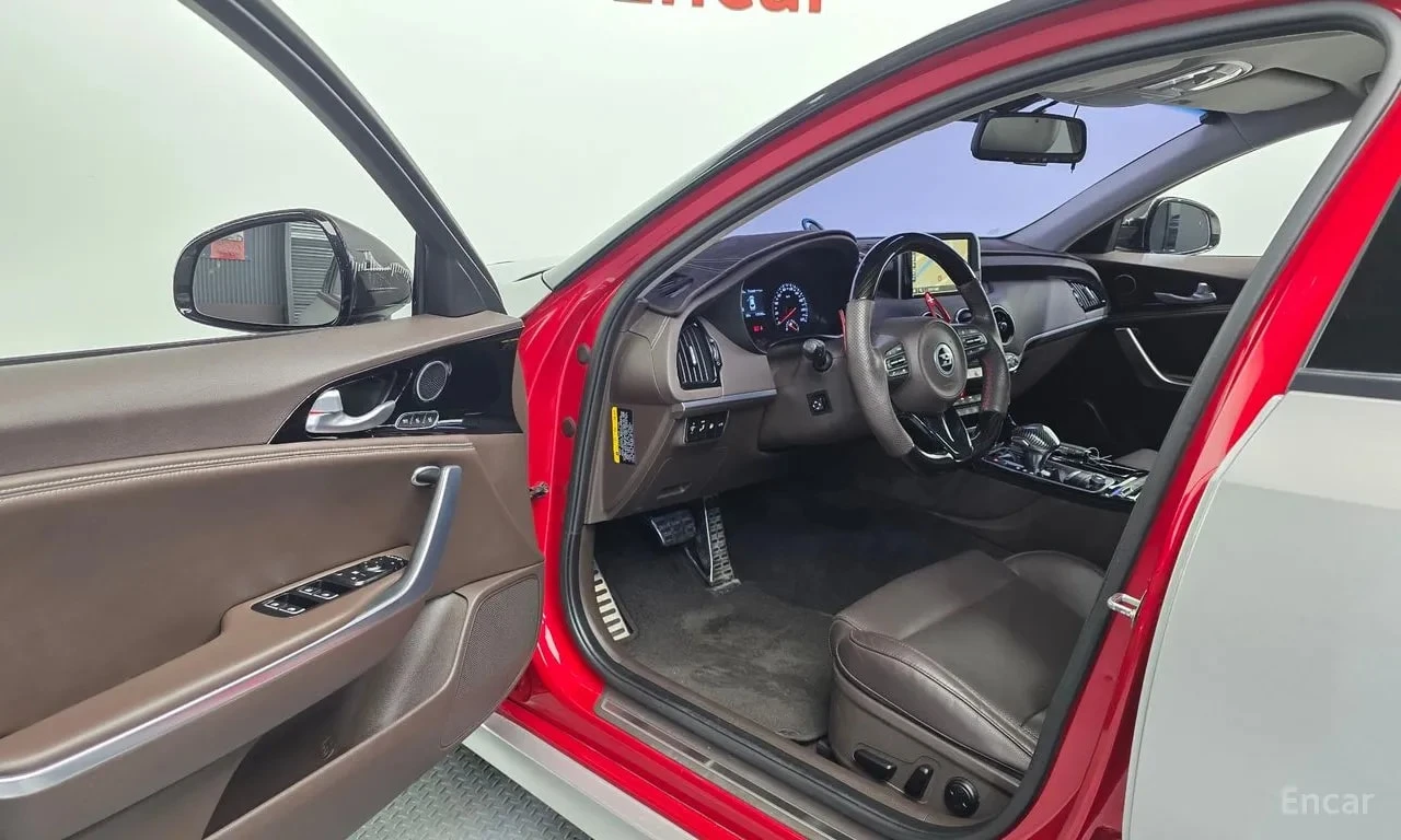 Kia Stinger 3.3 Turbo AWD | АВТОФИНАНСИРАНЕ, снимка 10 - Автомобили и джипове - 56122362
