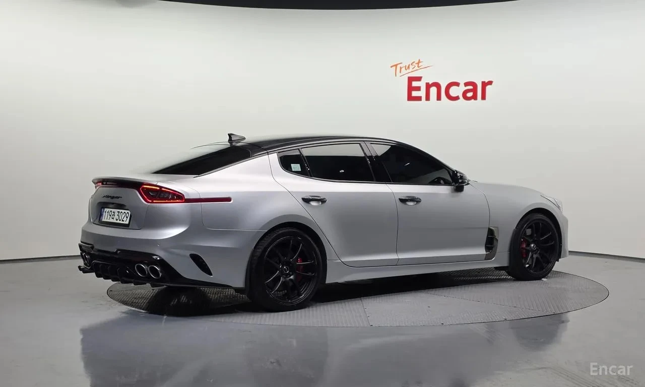Kia Stinger 3.3 Turbo AWD | АВТОФИНАНСИРАНЕ, снимка 2 - Автомобили и джипове - 56122362