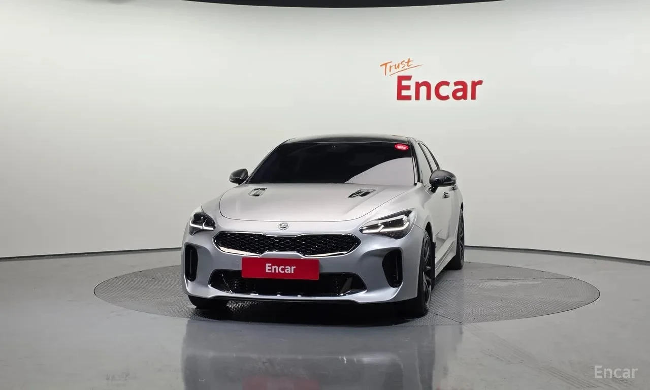 Kia Stinger 3.3 Turbo AWD | АВТОФИНАНСИРАНЕ, снимка 3 - Автомобили и джипове - 56122362