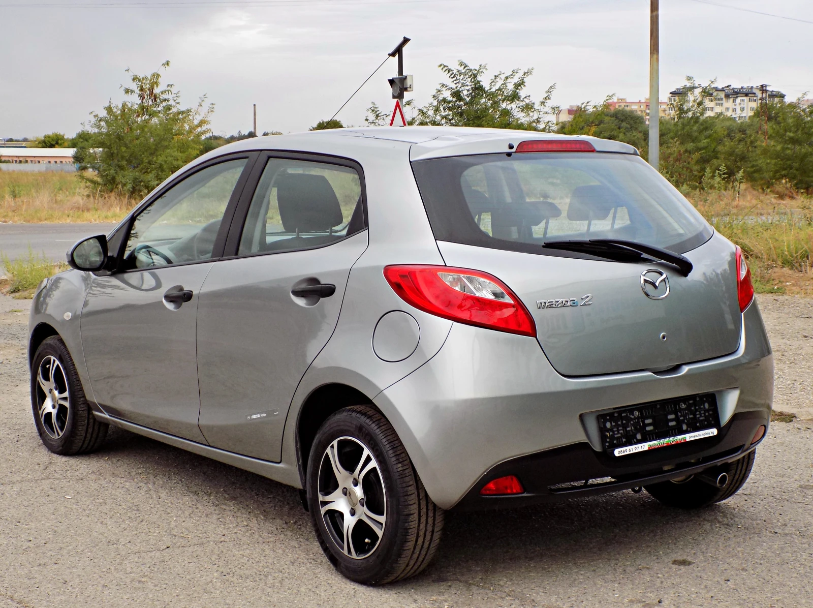 Mazda 2 1.3i/FACELIFT/135х. км/1-ви СОБСТВЕНИК, снимка 5 - Автомобили и джипове - 56172017