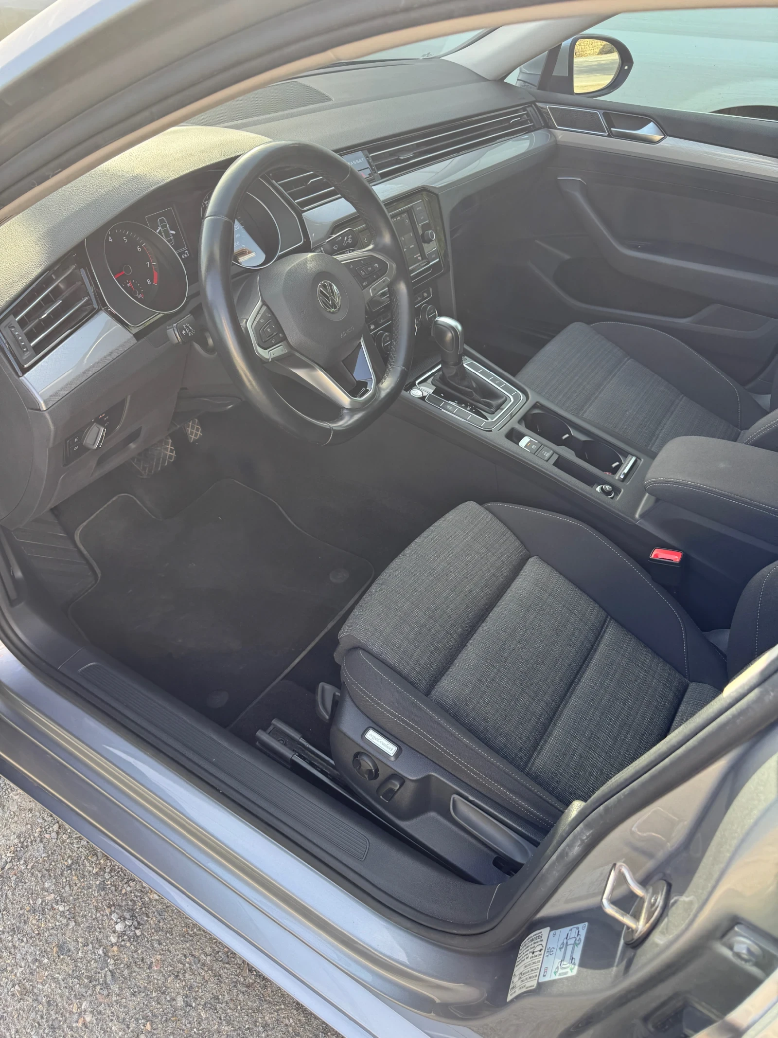 VW Passat 1.5 TSI DSG, снимка 7 - Автомобили и джипове - 56230864