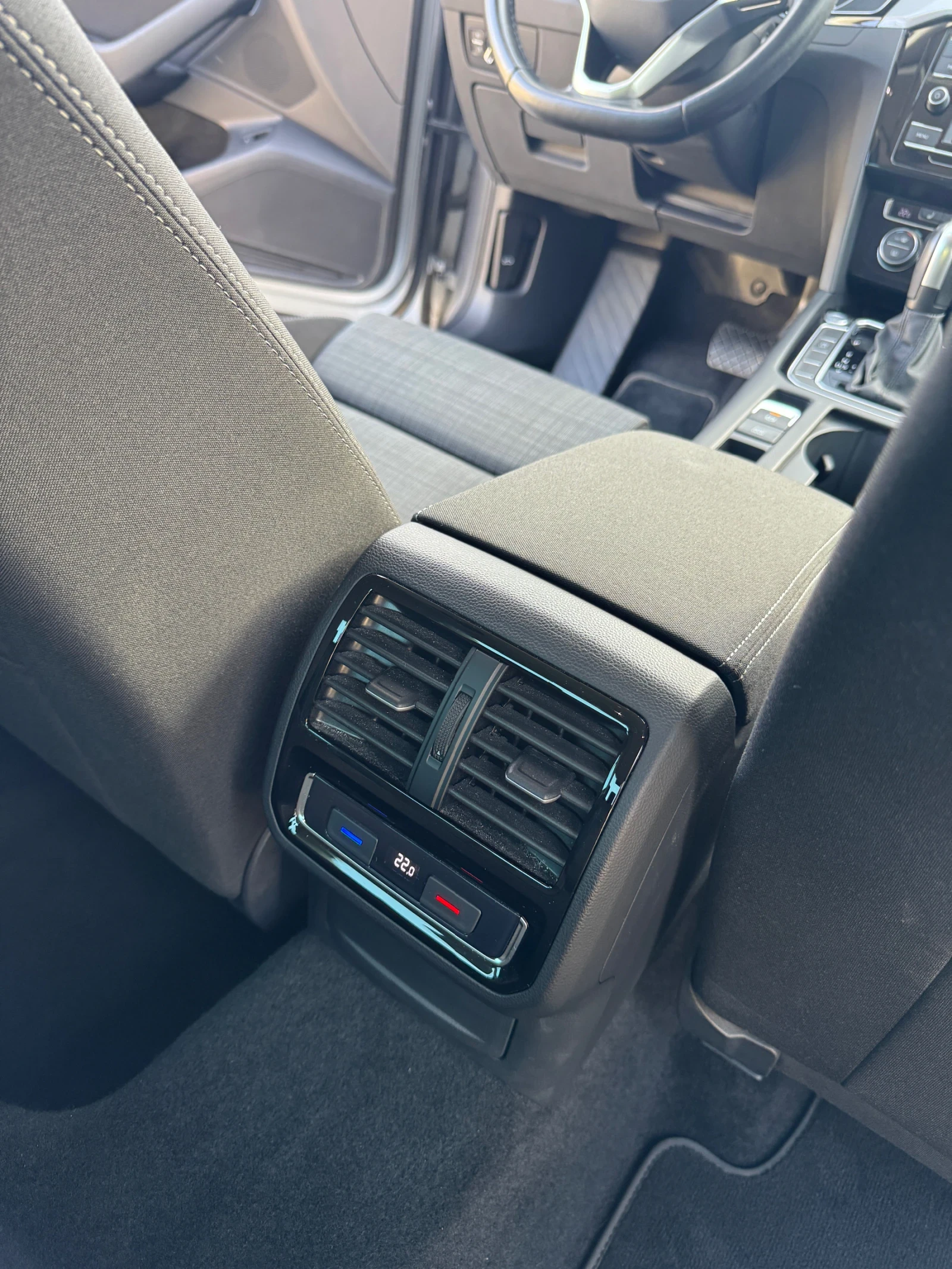 VW Passat 1.5 TSI DSG, снимка 14 - Автомобили и джипове - 56230864