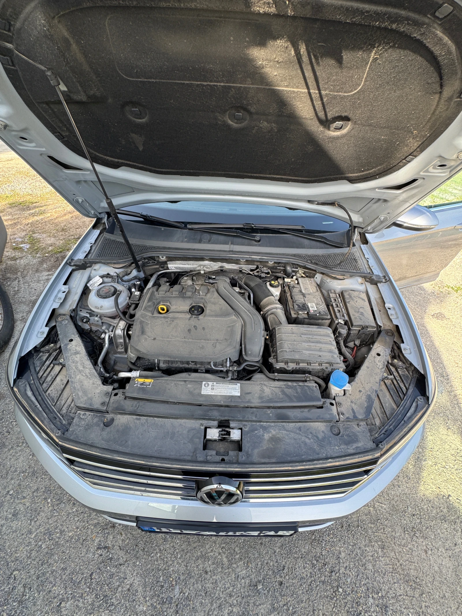 VW Passat 1.5 TSI DSG, снимка 10 - Автомобили и джипове - 56230864