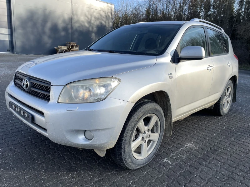 Toyota Rav4 2.2 D-4D 136hp / 129000km , снимка 3 - Автомобили и джипове - 49280361