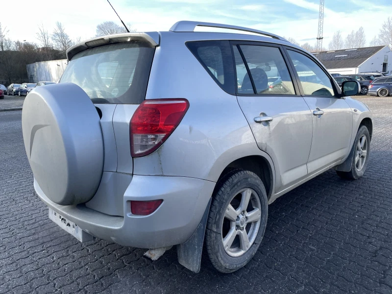 Toyota Rav4 2.2 D-4D 136hp / 129000km , снимка 6 - Автомобили и джипове - 49280361