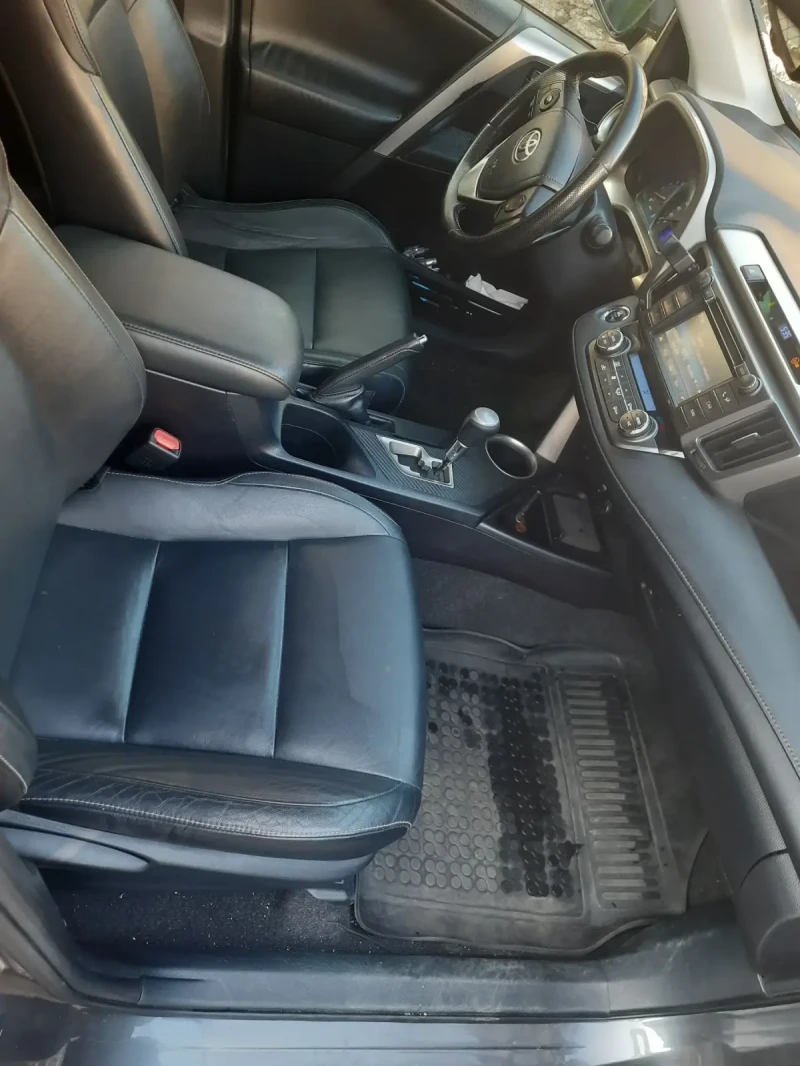 Toyota Rav4 2.2 D / 150ks , снимка 9 - Автомобили и джипове - 51704083