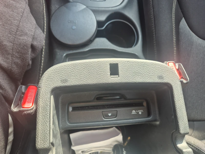 Jeep Cherokee 2.0 Mjet  2WD, снимка 13 - Автомобили и джипове - 53338623