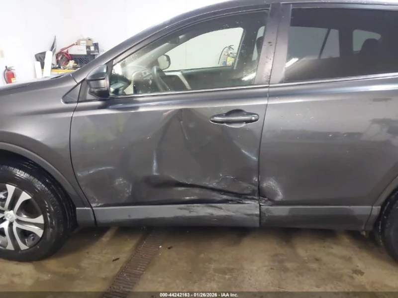 Toyota Rav4 2.5l Le, снимка 6 - Автомобили и джипове - 53467265