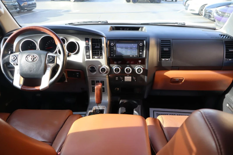Toyota Sequoia 5.7 V8 Platinum, снимка 5 - Автомобили и джипове - 53524443