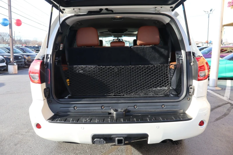 Toyota Sequoia 5.7 V8 Platinum, снимка 9 - Автомобили и джипове - 53524443