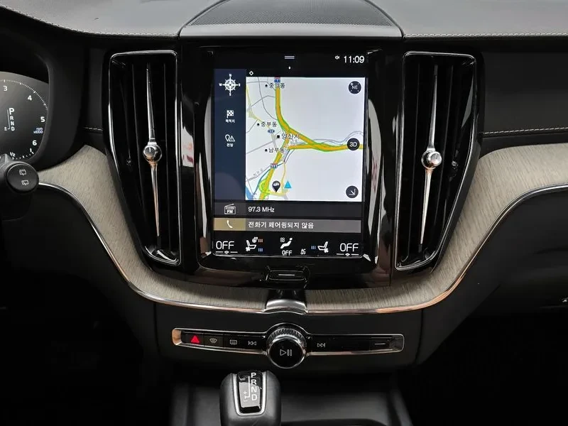Volvo XC60 D5 - САМО 30% АВАНС, снимка 14 - Автомобили и джипове - 55927646