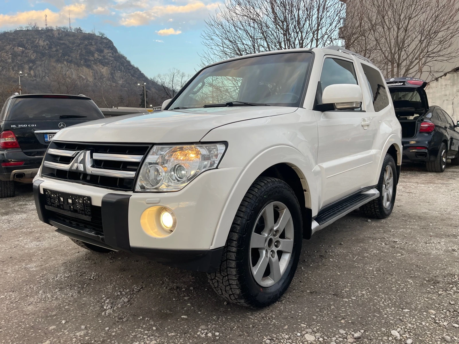 Mitsubishi Pajero 3.2D 170HP AVTOMAT 4x4 FACELIFT NAVi XENON 2010G - изображение 2