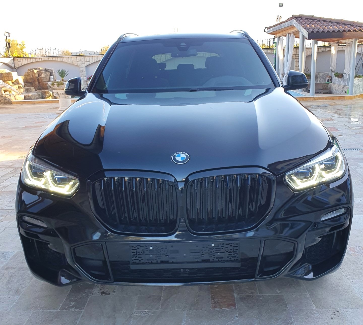 BMW X5 М50i - изображение 1