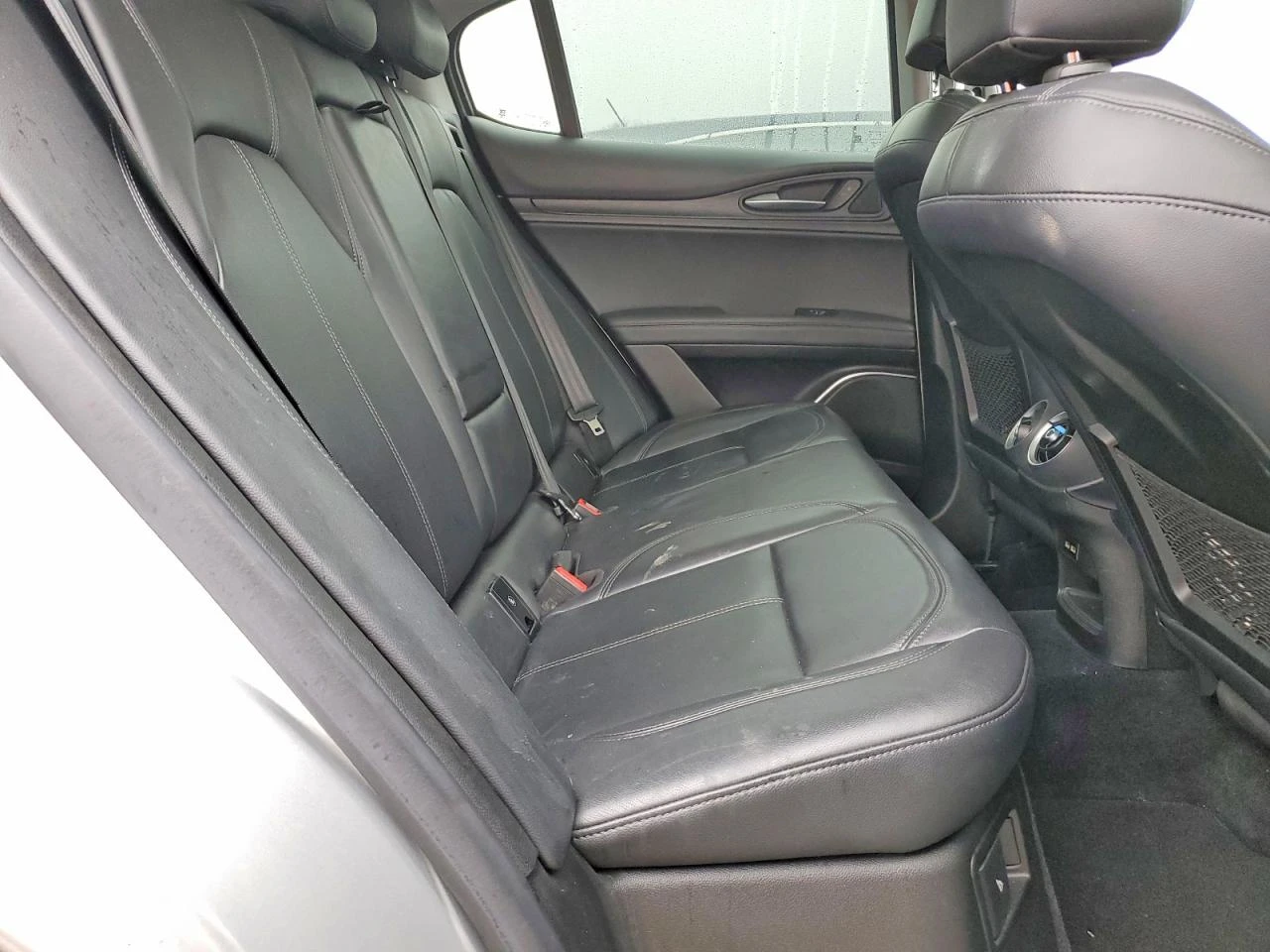 Alfa Romeo Stelvio AWD* ПОДГРЕВ* KEYLESS* MEMORY* , снимка 11 - Автомобили и джипове - 53781930