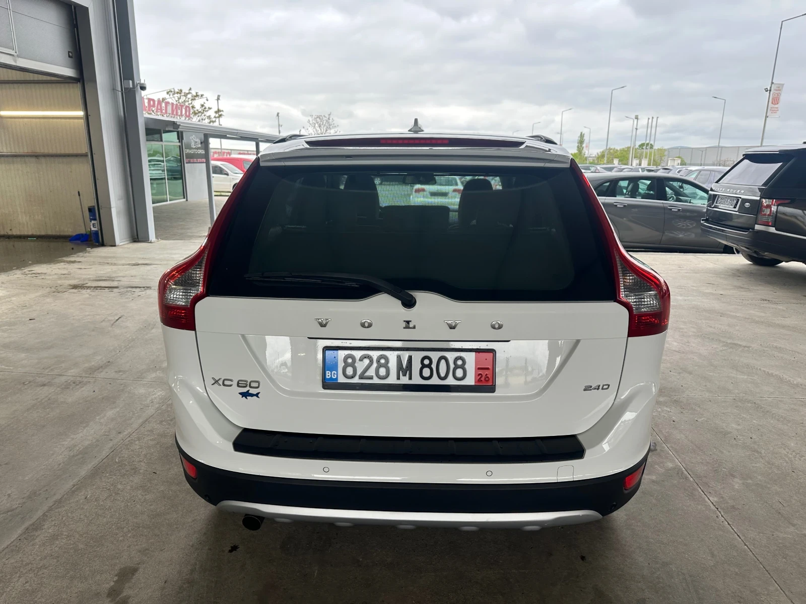 Volvo XC60 2.4D* 175ps* 4x4* 6ск* НАВИ* ПАНО, снимка 6 - Автомобили и джипове - 54342151