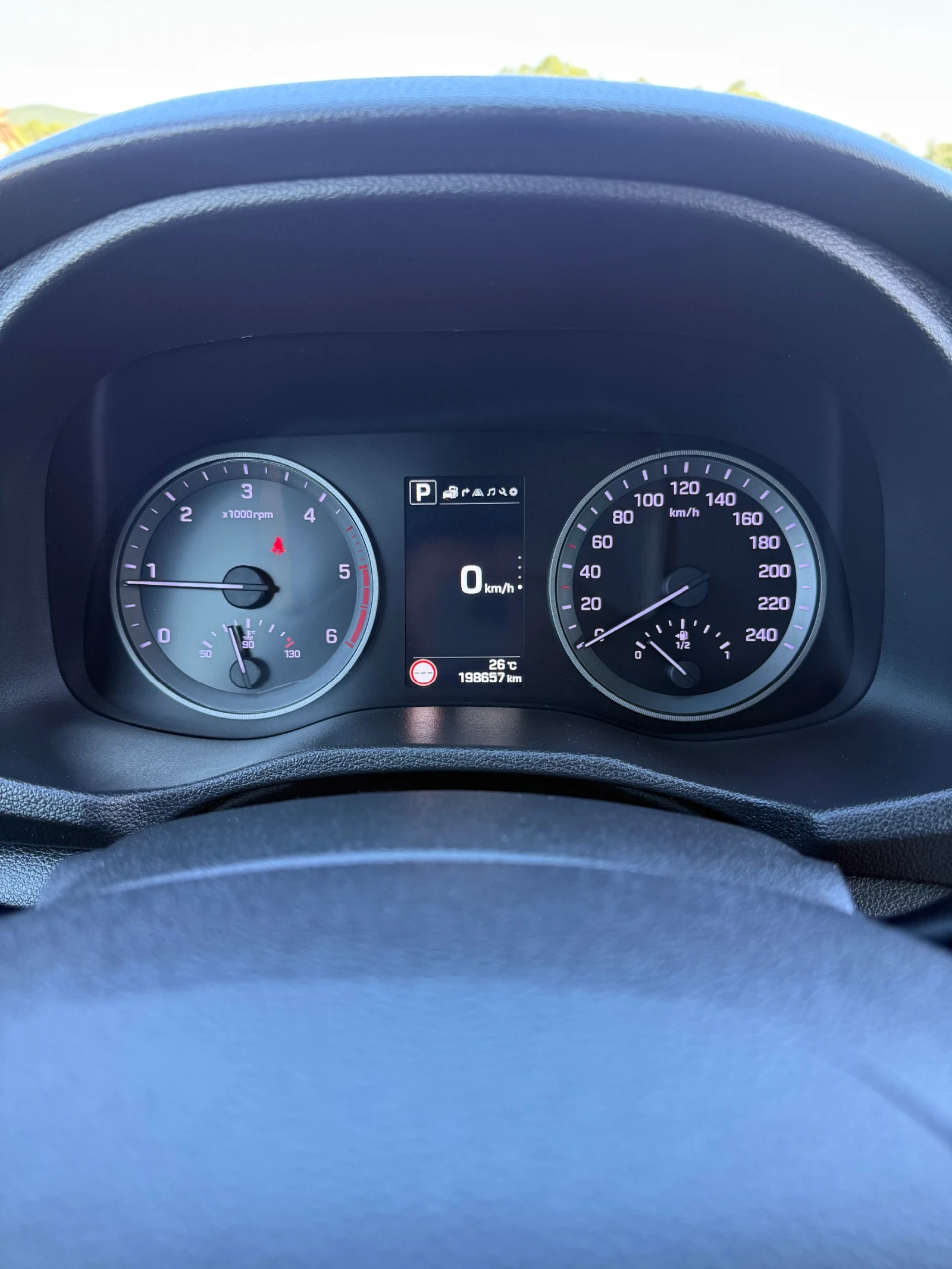 Hyundai Tucson, снимка 15 - Автомобили и джипове - 55503387