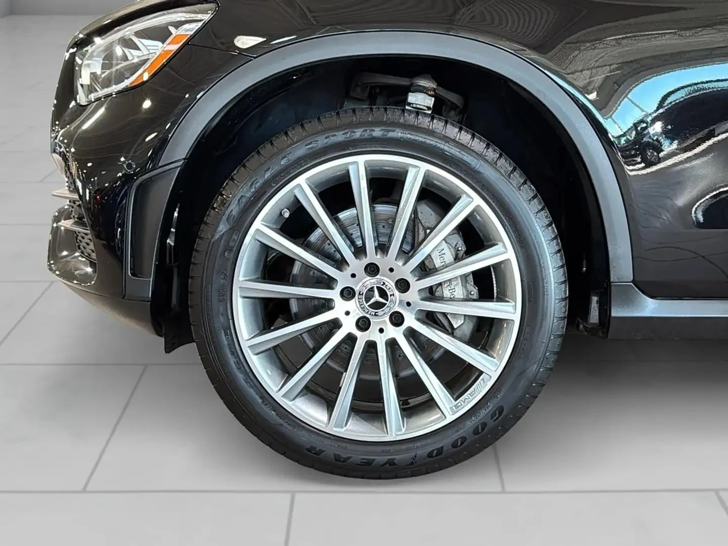 Mercedes-Benz GLC 300 COUPE AMG PREMIUM PKG ЦЕНА ДО БЪЛГАРИЯ АВТОКРЕДИТ, снимка 4 - Автомобили и джипове - 55772413