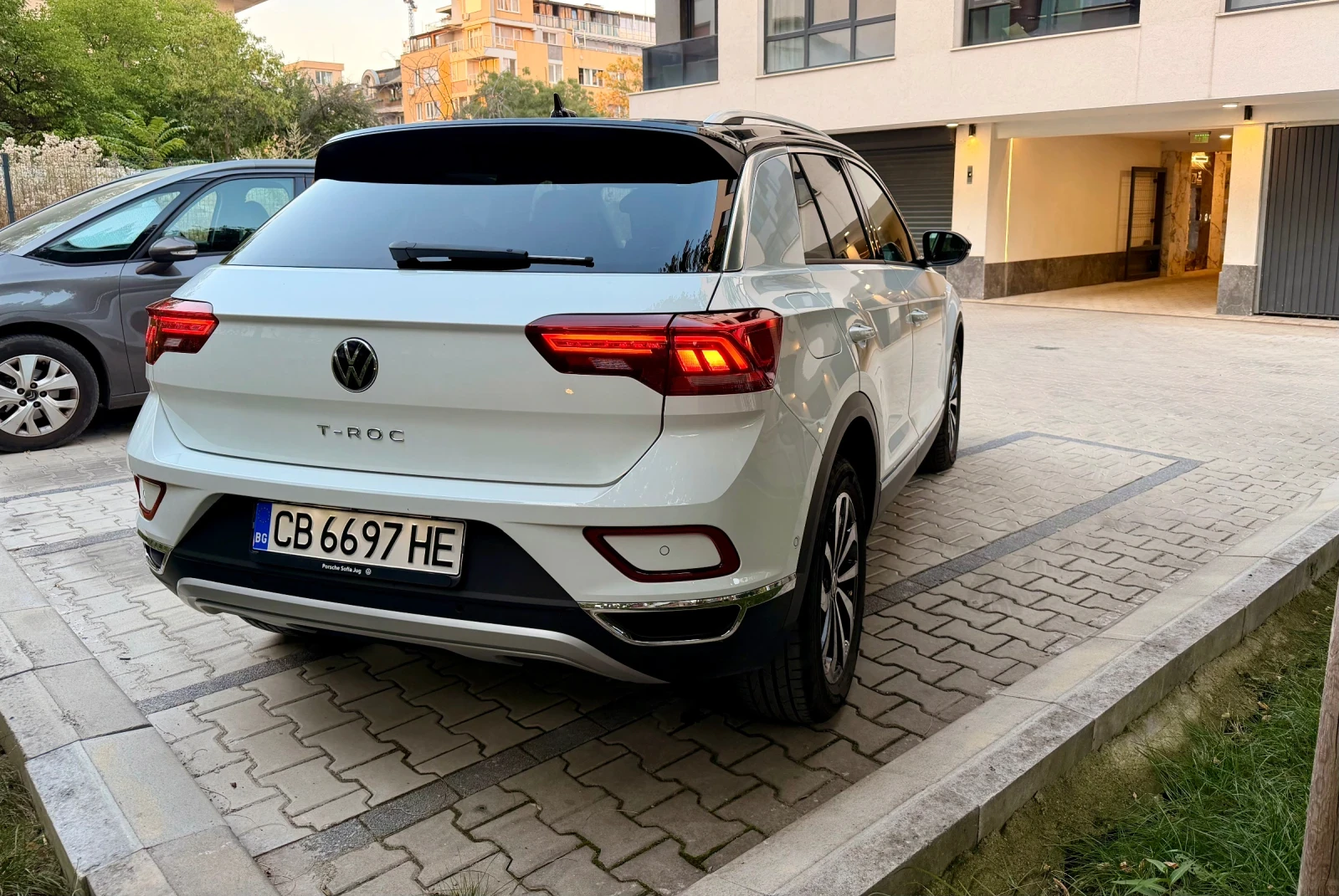VW T-Roc 1.5 TFSI - Гаранция 2029 / 15 700 км, снимка 3 - Автомобили и джипове - 55776555