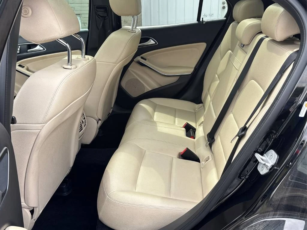 Mercedes-Benz GLA 250 4MATIC * АВТОКРЕДИТ * ГЛАВНО ПРЕДСТАВИТЕЛСТВО, снимка 13 - Автомобили и джипове - 55948219