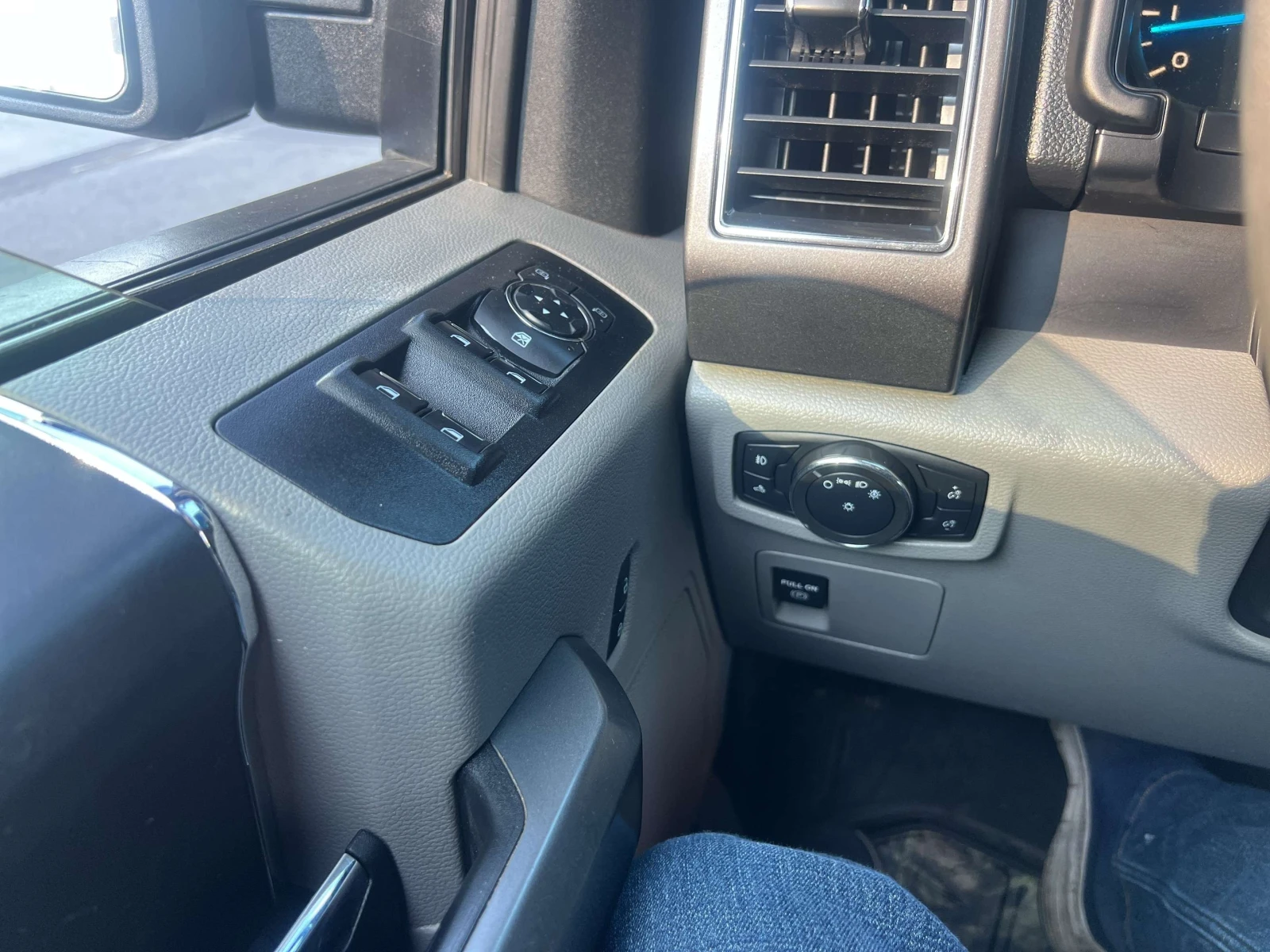 Ford F150 * 2WD SuperCrew 145 XLT * CARFAX * ��� ����������� | Mobile.bg � ����������� 16