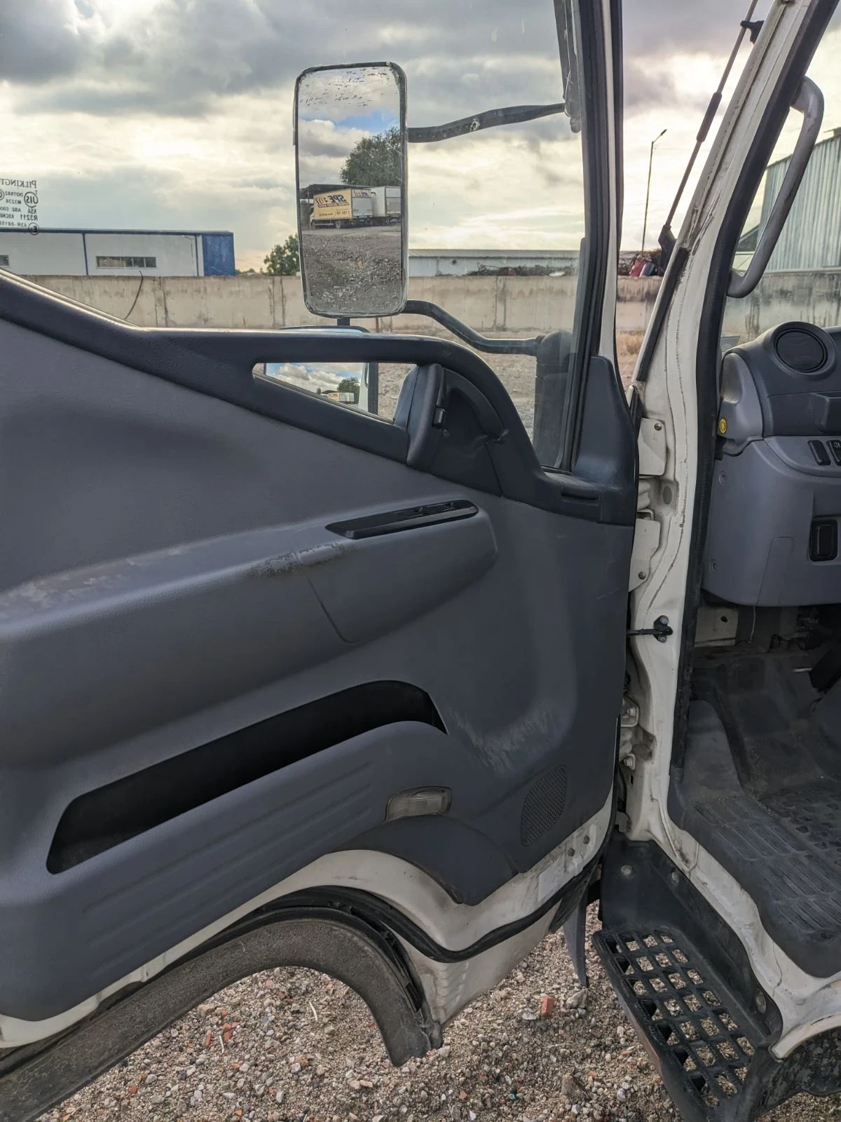 Mitsubishi Fuso, снимка 9 - Камиони - 56514157