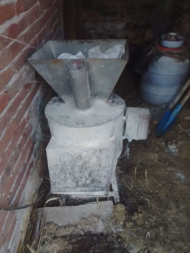 Специализирани машини Други Фуражомелка - трифазна, снимка 3 - Селскостопанска техника - 52395402