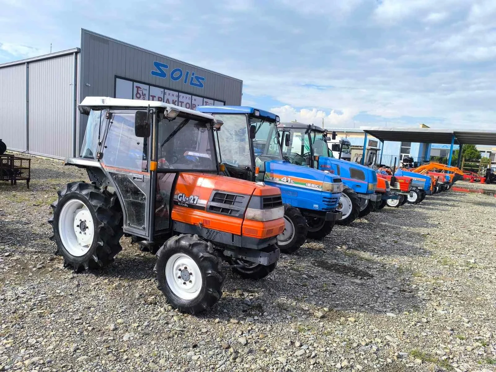 Трактор Kubota, снимка 5 - Селскостопанска техника - 54760877