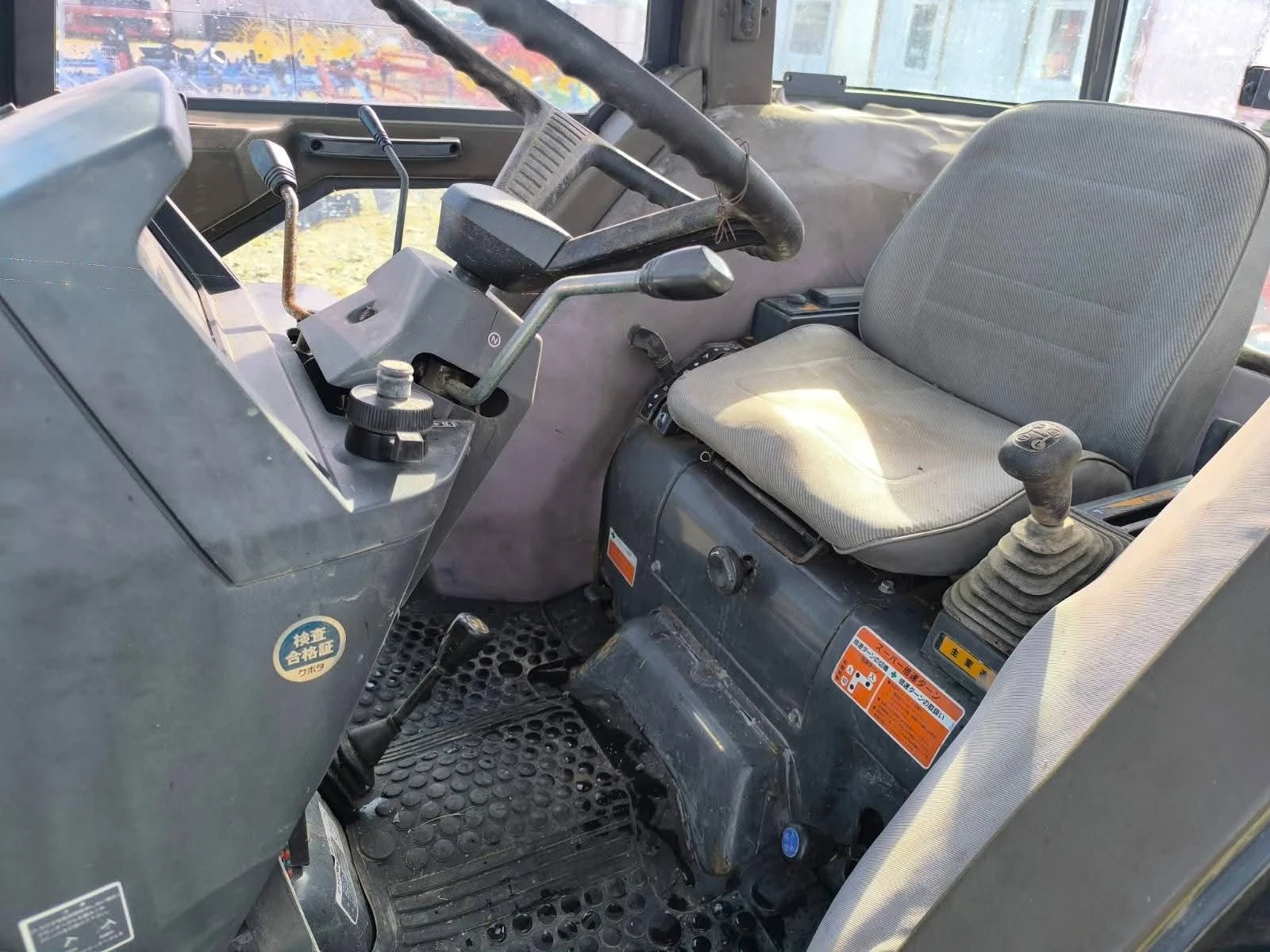 Трактор Kubota, снимка 6 - Селскостопанска техника - 54760877