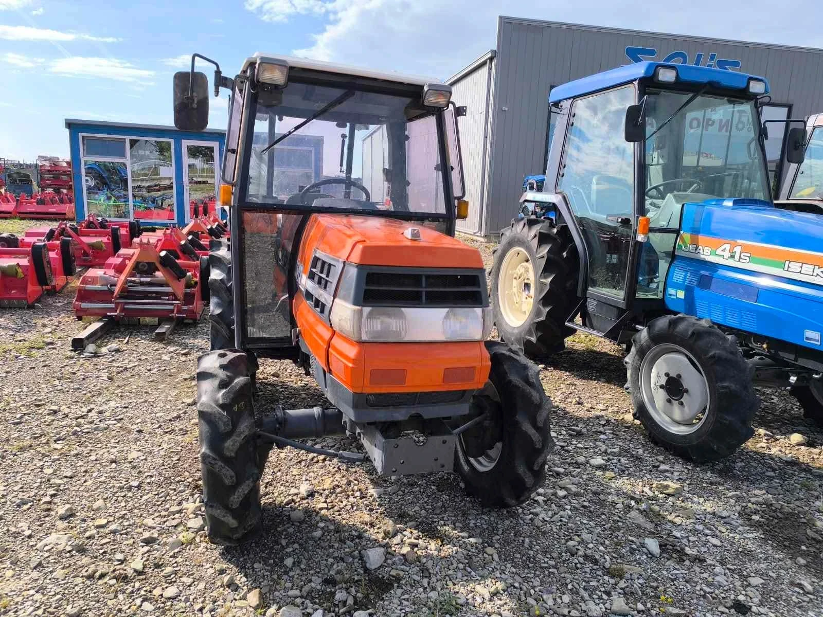 Трактор Kubota, снимка 9 - Селскостопанска техника - 54760877