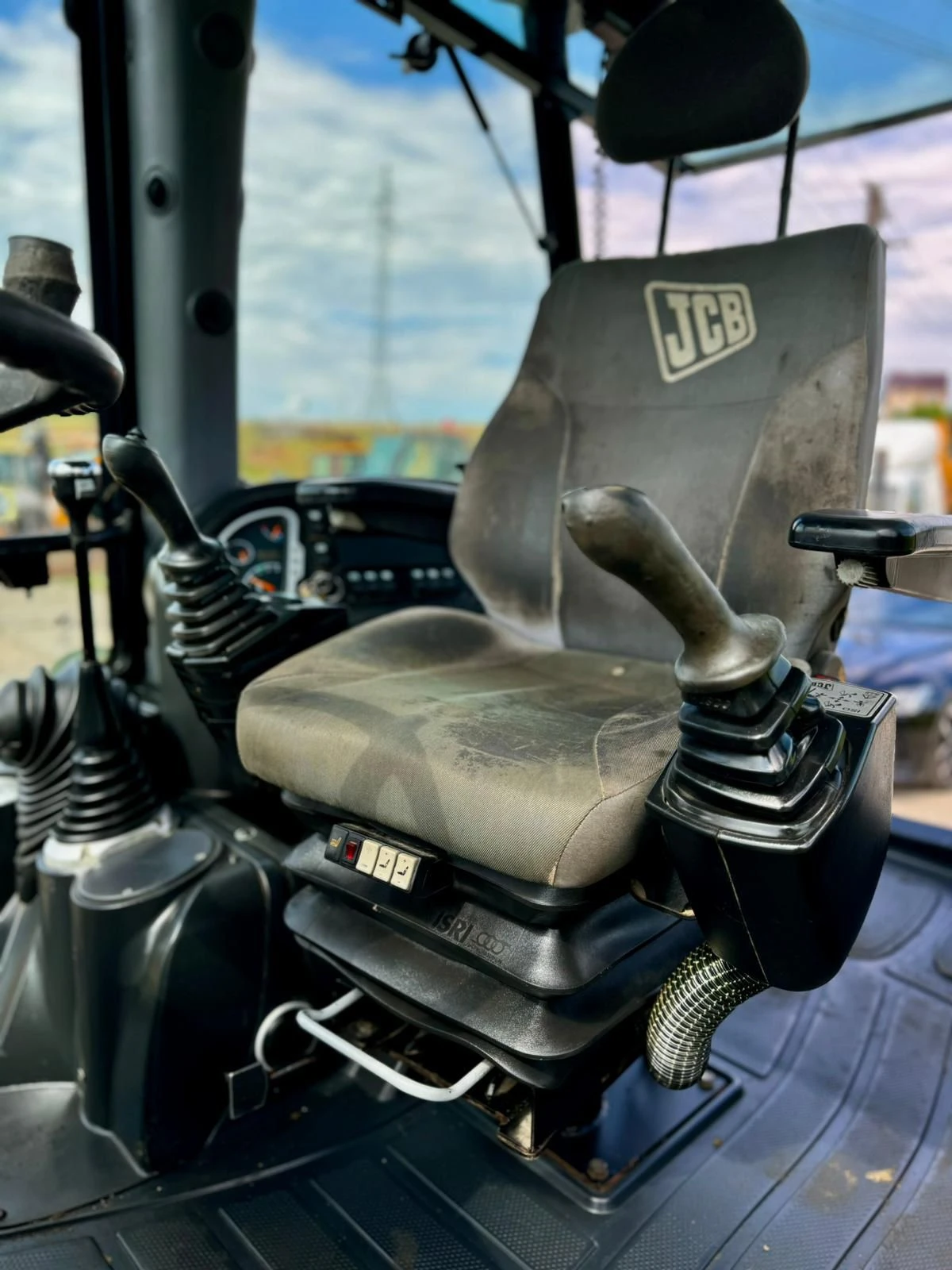 Телескопични товарачи JCB 3CX - изображение 9