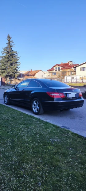 Mercedes-Benz E 250 Купе, снимка 6